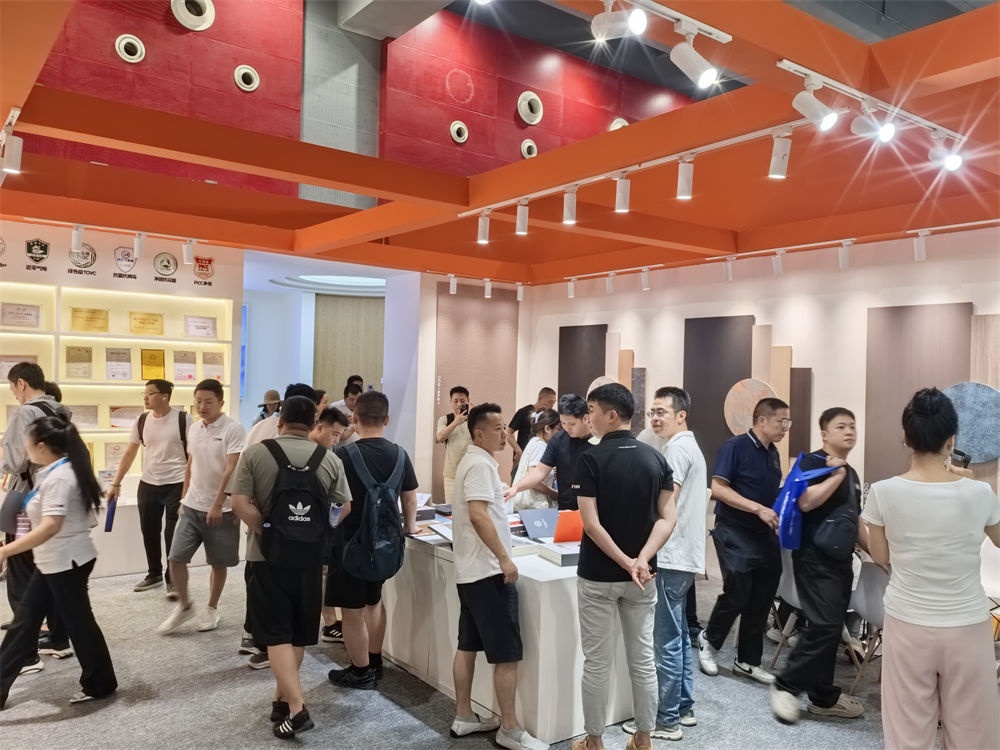 热康板近零气味